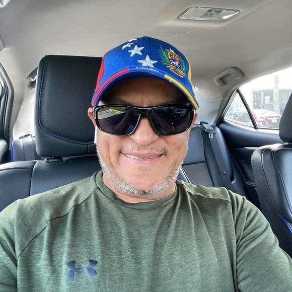 Meet your Posher, Joel reinaldo - Picture 1 of 1